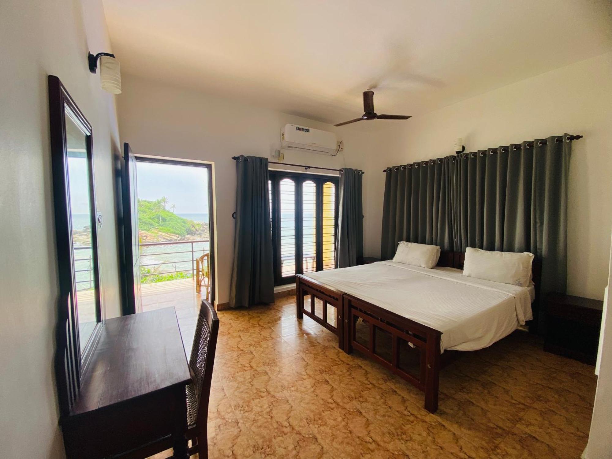 Karma Beach Resort Ковалам Екстериор снимка